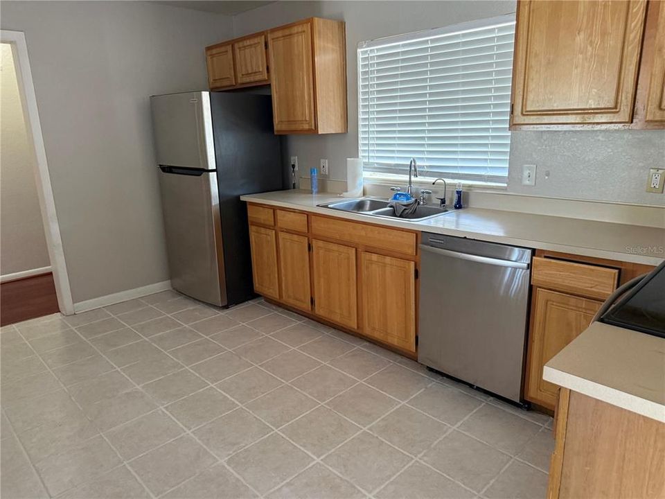 For Sale: $295,000 (3 beds, 2 baths, 1248 Square Feet)