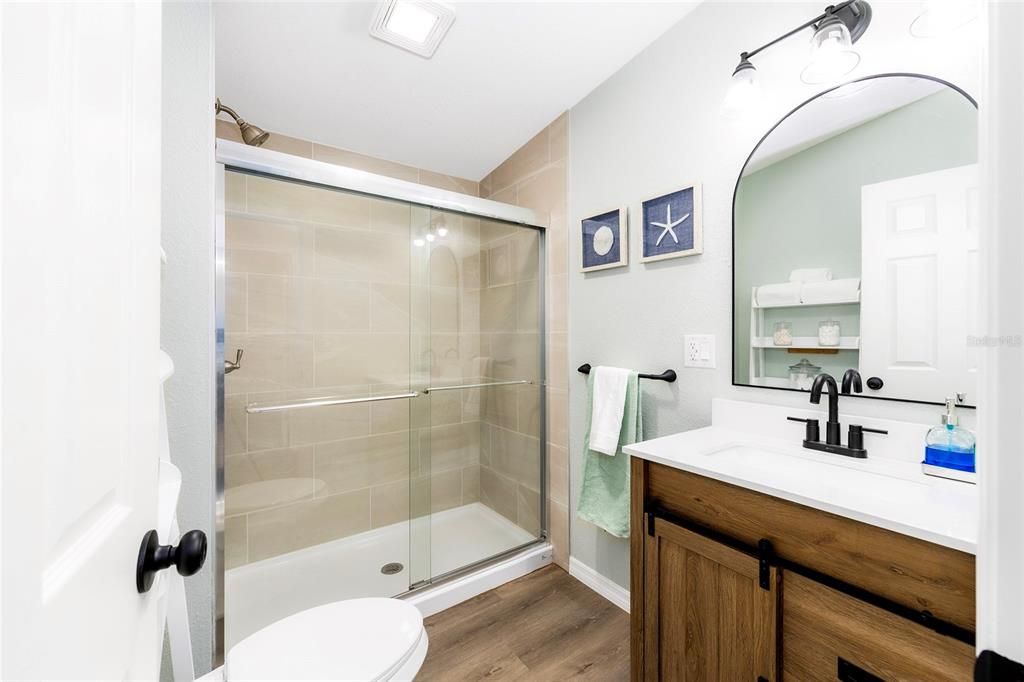 Activo con contrato: $439,900 (3 camas, 2 baños, 1392 Pies cuadrados)