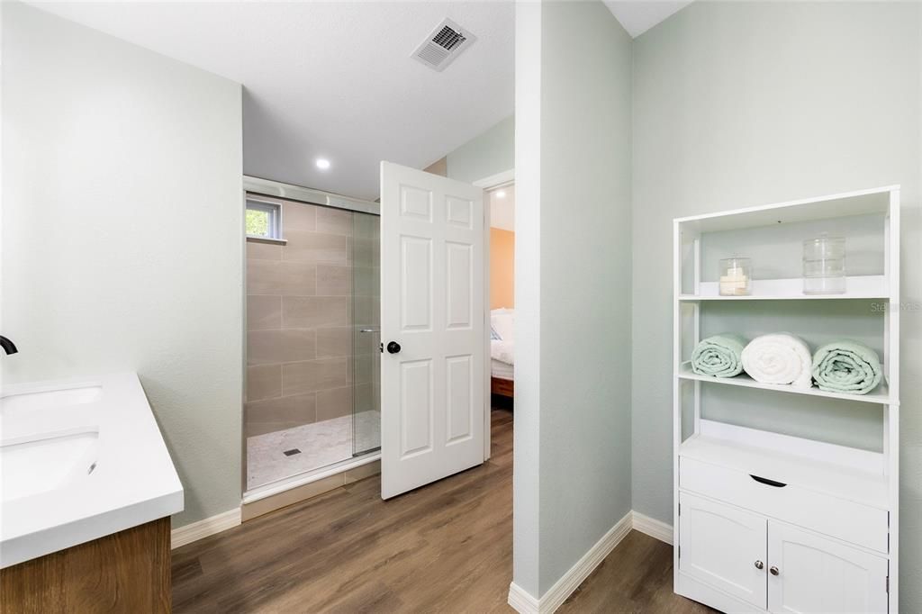 Activo con contrato: $439,900 (3 camas, 2 baños, 1392 Pies cuadrados)