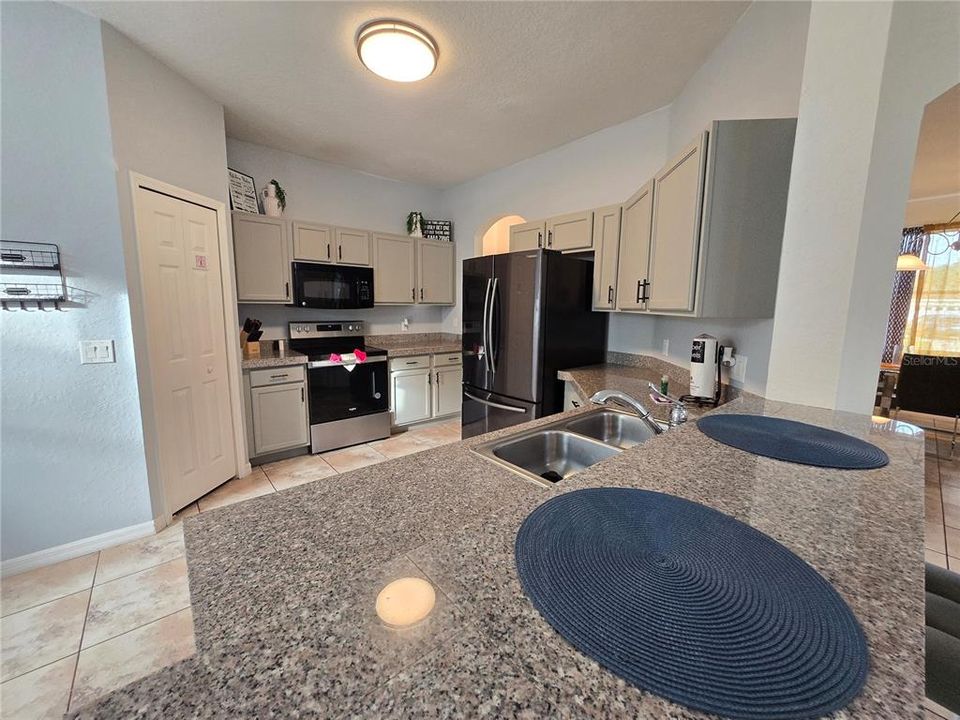 В аренду: $2,900 (5 спален, 3 ванн, 2381 Квадратных фут)