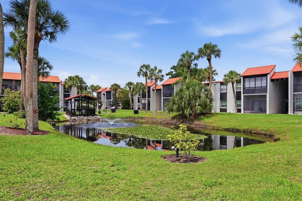 For Sale: $154,000 (1 beds, 1 baths, 714 Square Feet)