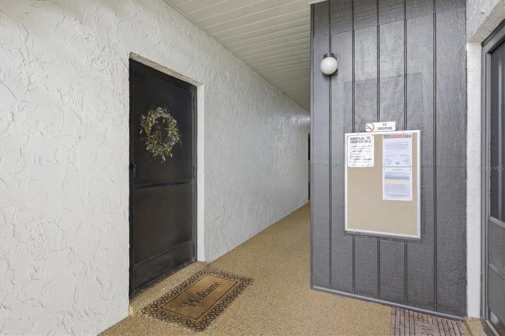 For Sale: $154,000 (1 beds, 1 baths, 714 Square Feet)