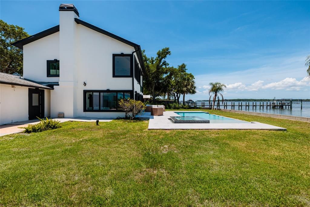 For Sale: $2,700,000 (5 beds, 4 baths, 4454 Square Feet)