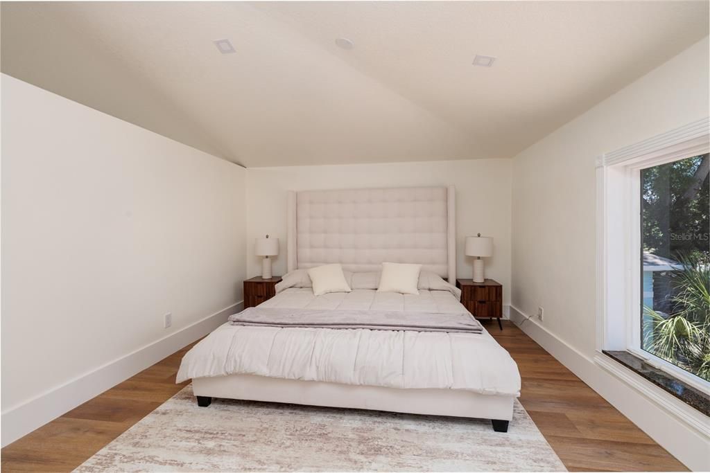 For Sale: $2,700,000 (5 beds, 4 baths, 4454 Square Feet)