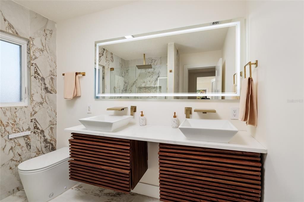 For Sale: $2,700,000 (5 beds, 4 baths, 4454 Square Feet)