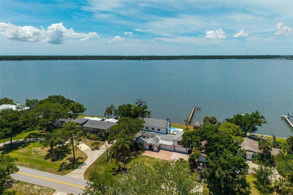 For Sale: $2,700,000 (5 beds, 4 baths, 4454 Square Feet)