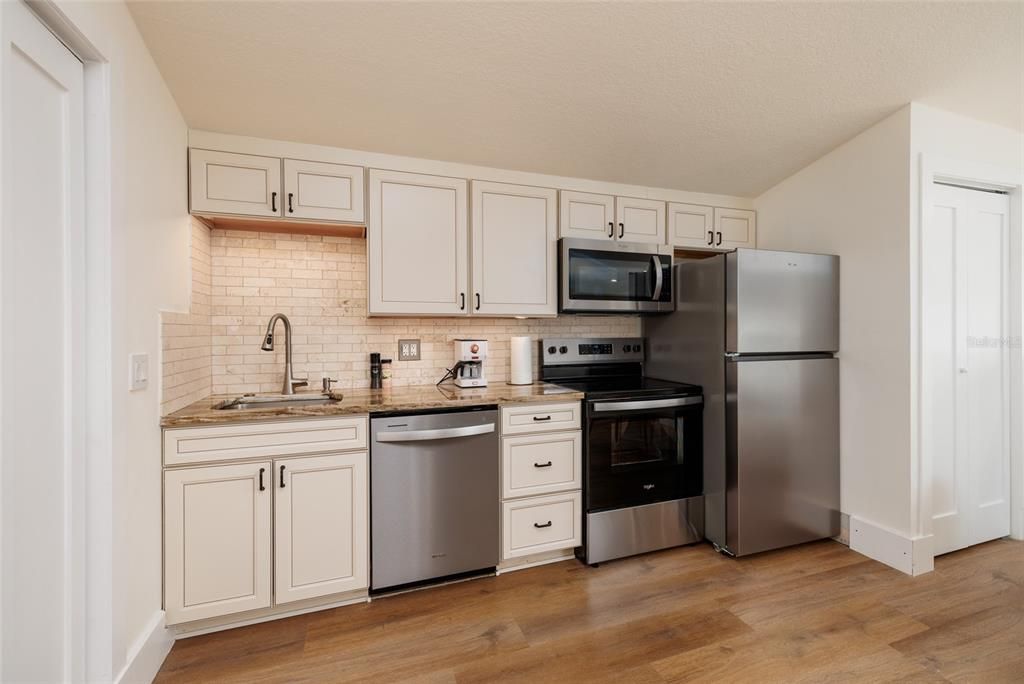 For Sale: $2,700,000 (5 beds, 4 baths, 4454 Square Feet)