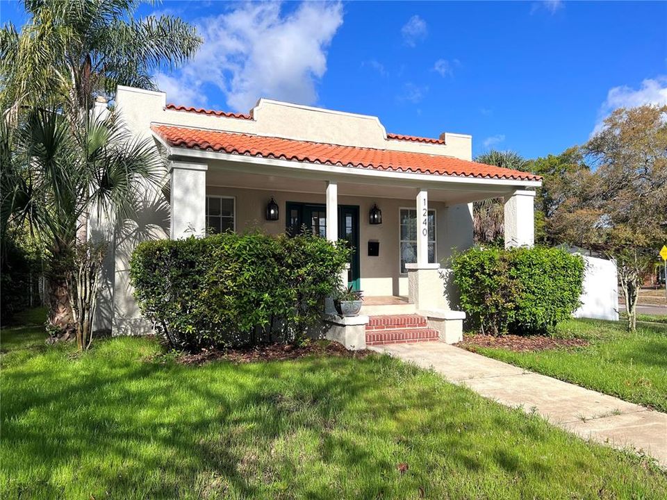 For Rent: $3,000 (3 beds, 2 baths, 2028 Square Feet)