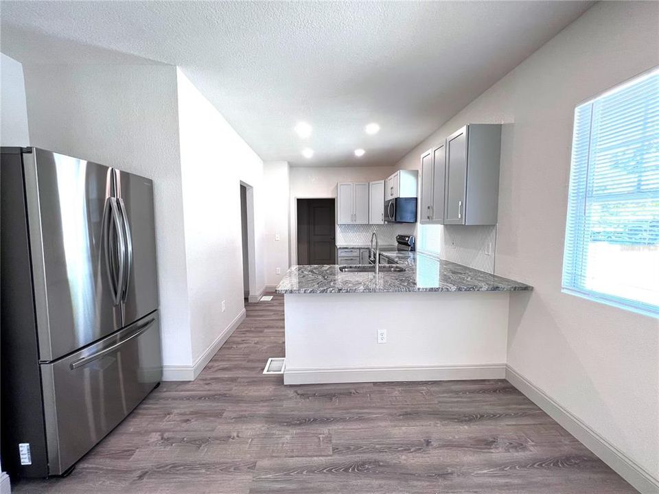 For Rent: $3,000 (3 beds, 2 baths, 2028 Square Feet)