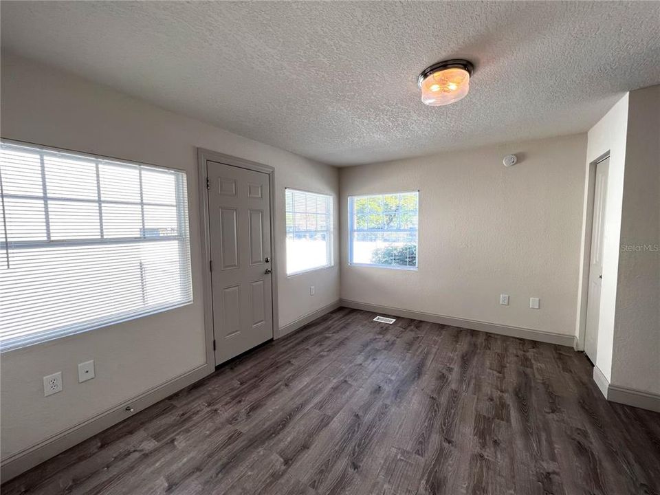 For Rent: $3,000 (3 beds, 2 baths, 2028 Square Feet)