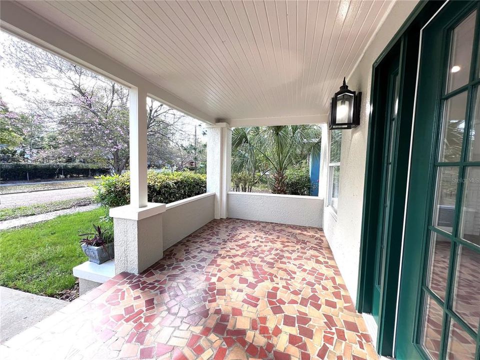 For Rent: $3,000 (3 beds, 2 baths, 2028 Square Feet)