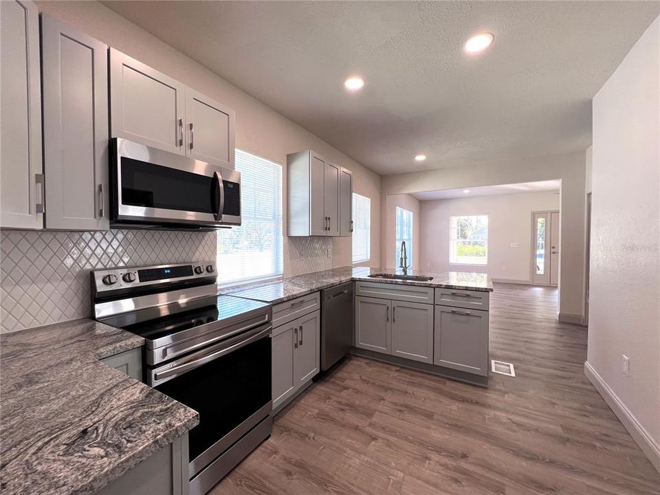For Rent: $3,000 (3 beds, 2 baths, 2028 Square Feet)