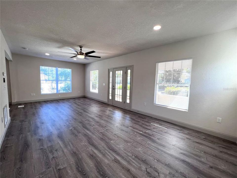 For Rent: $3,000 (3 beds, 2 baths, 2028 Square Feet)
