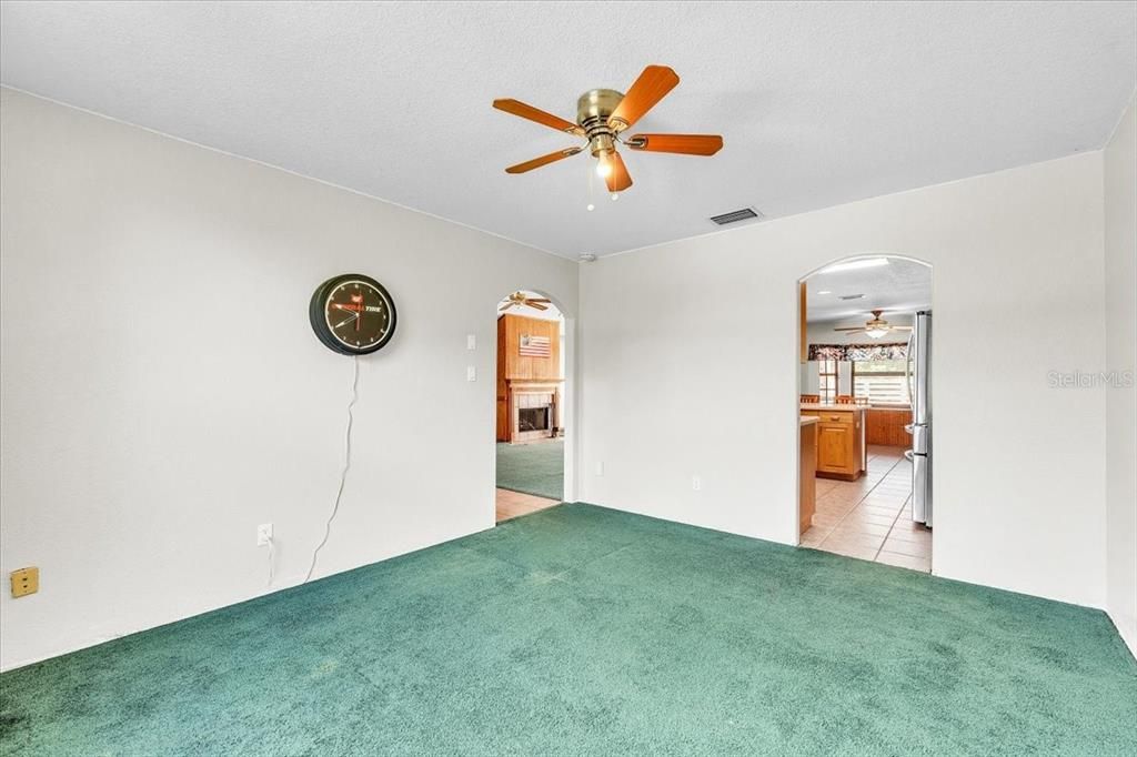En Venta: $625,000 (3 camas, 2 baños, 2077 Pies cuadrados)