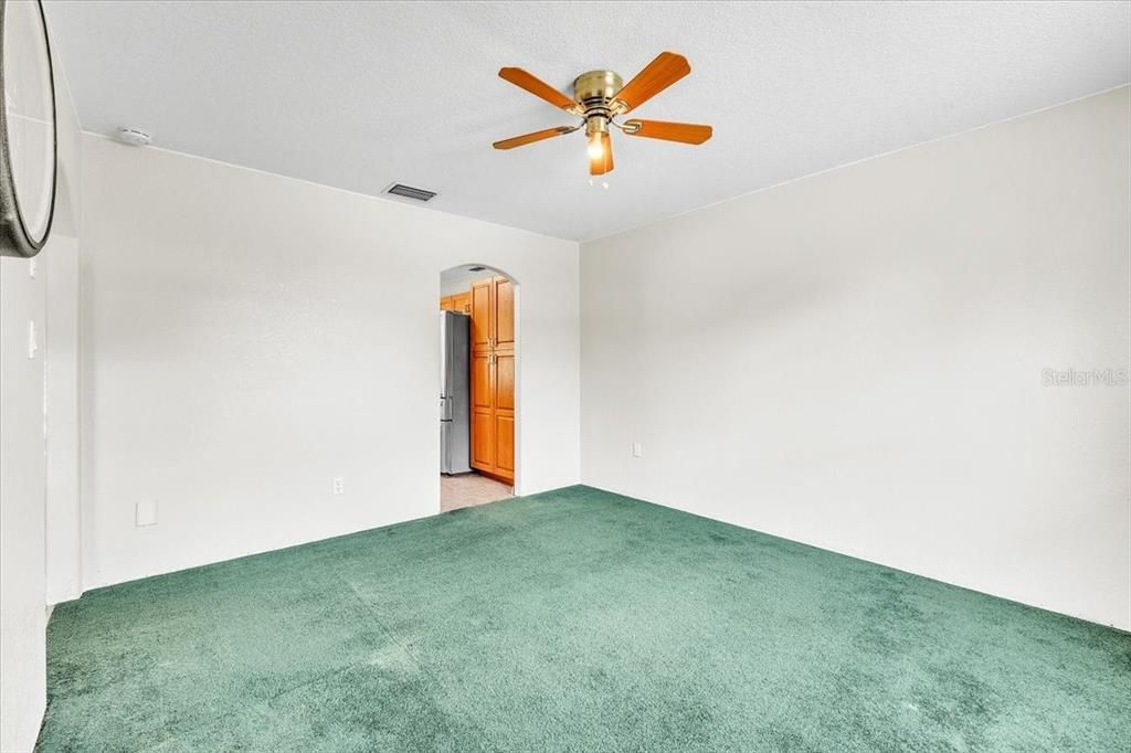 En Venta: $625,000 (3 camas, 2 baños, 2077 Pies cuadrados)