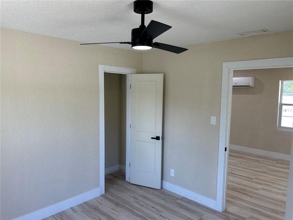 For Sale: $144,900 (2 beds, 1 baths, 720 Square Feet)