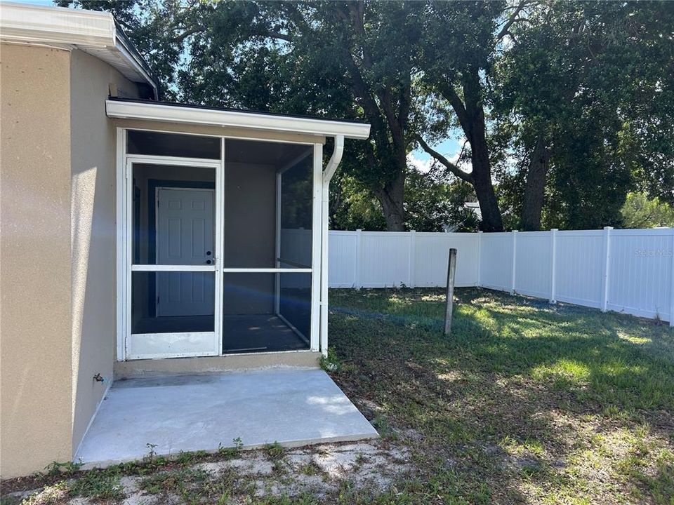 For Sale: $144,900 (2 beds, 1 baths, 720 Square Feet)