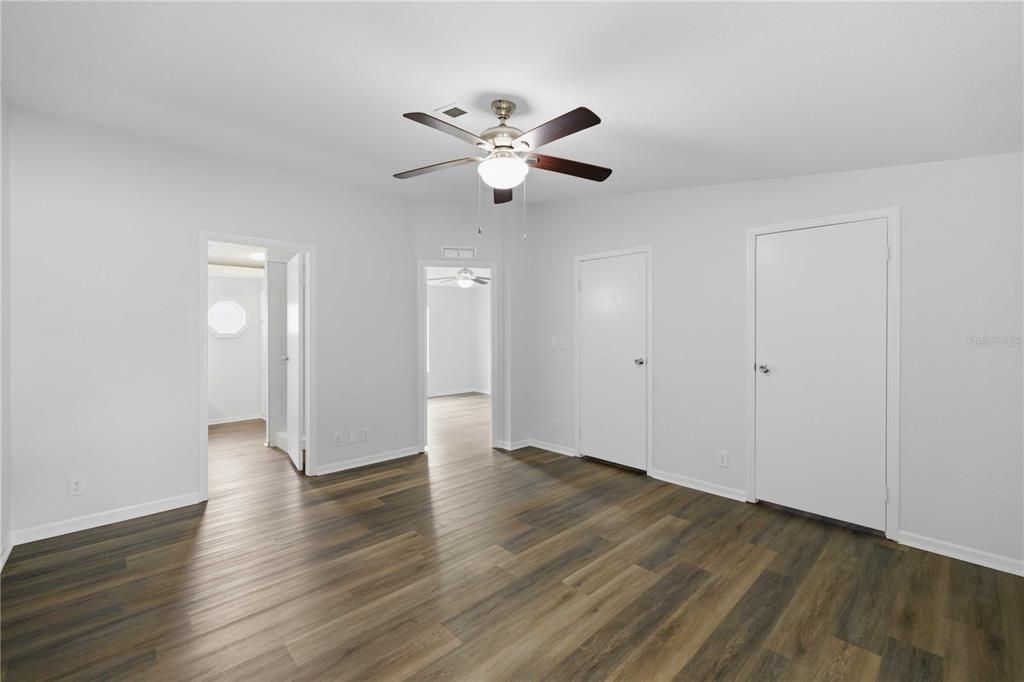 En Venta: $249,900 (4 camas, 2 baños, 2100 Pies cuadrados)