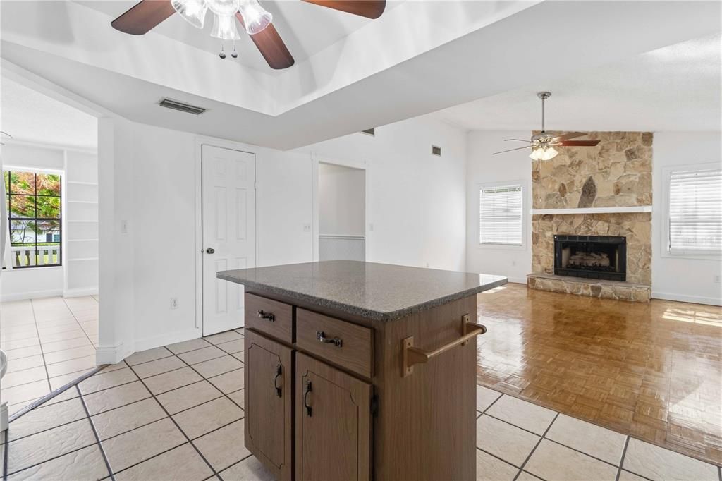 For Sale: $330,000 (3 beds, 2 baths, 1670 Square Feet)