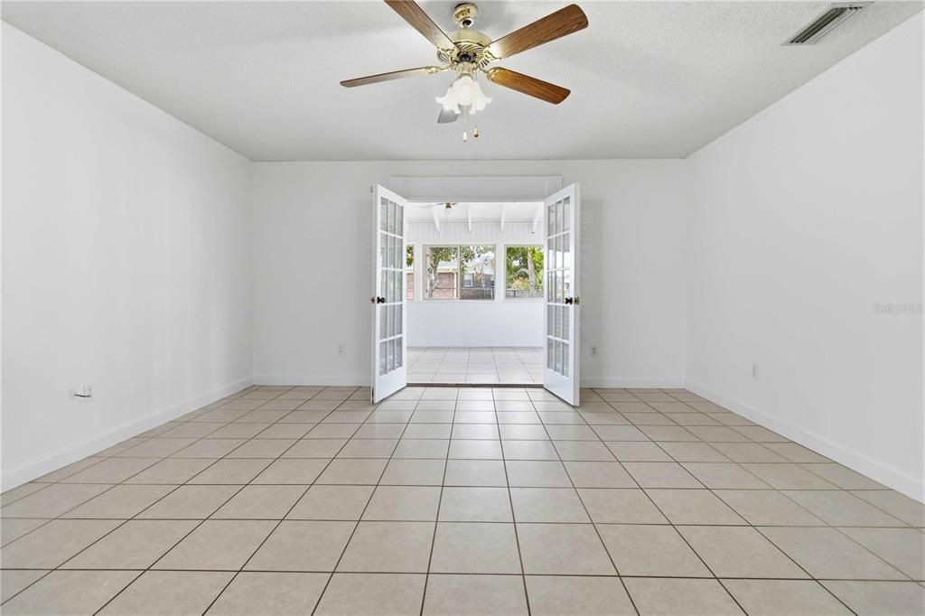 For Sale: $330,000 (3 beds, 2 baths, 1670 Square Feet)