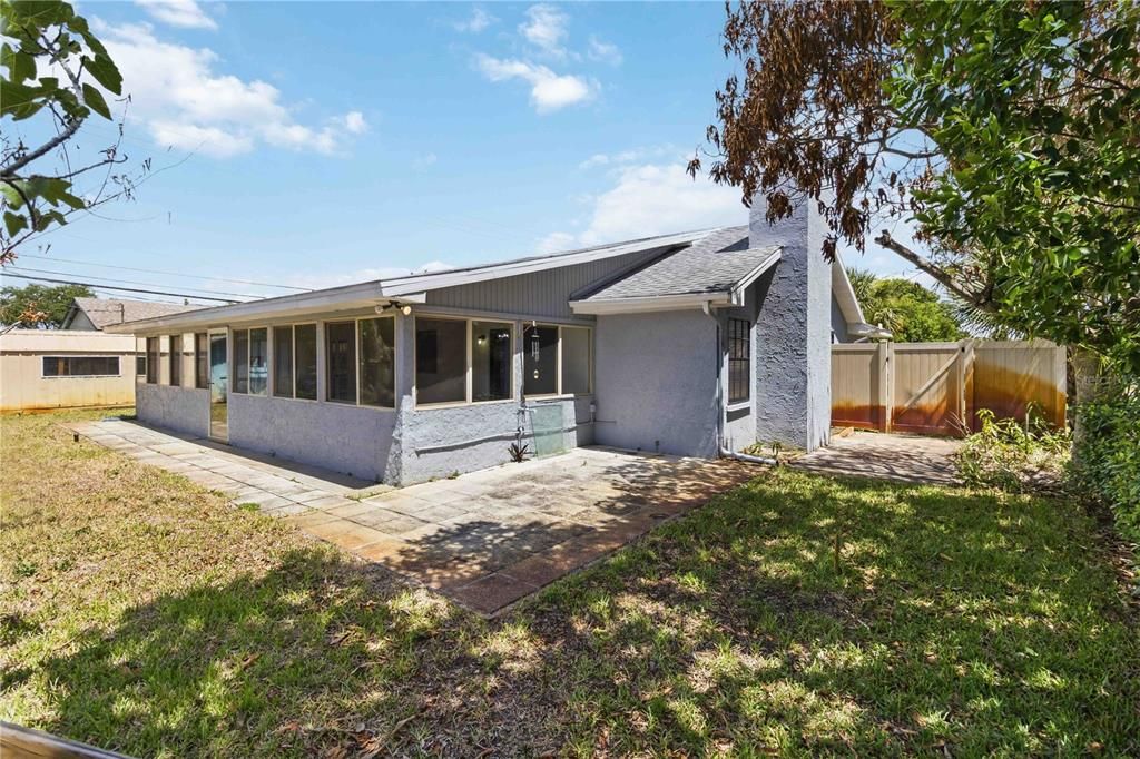 For Sale: $330,000 (3 beds, 2 baths, 1670 Square Feet)