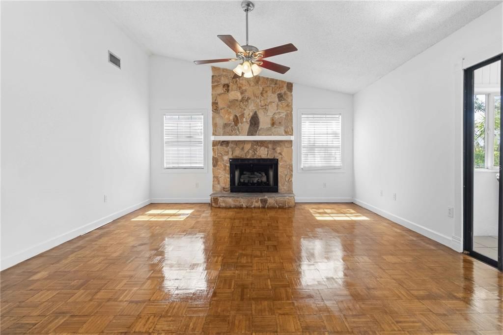 For Sale: $330,000 (3 beds, 2 baths, 1670 Square Feet)