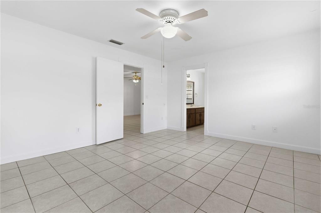 For Sale: $330,000 (3 beds, 2 baths, 1670 Square Feet)