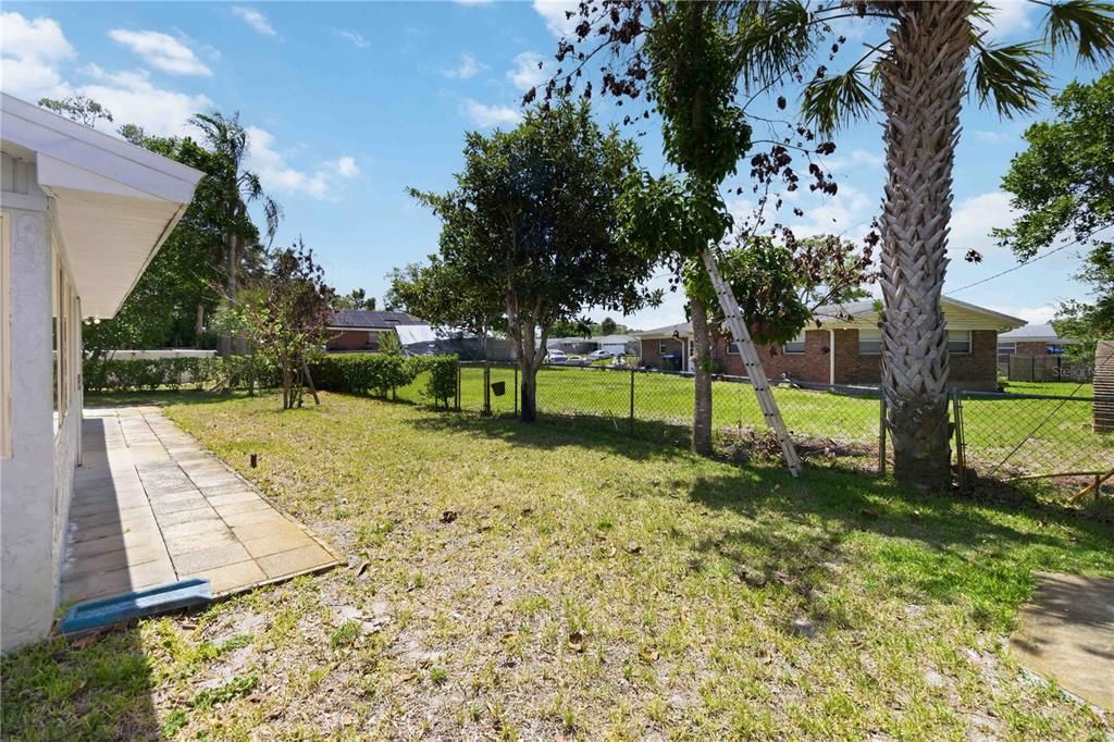 For Sale: $330,000 (3 beds, 2 baths, 1670 Square Feet)