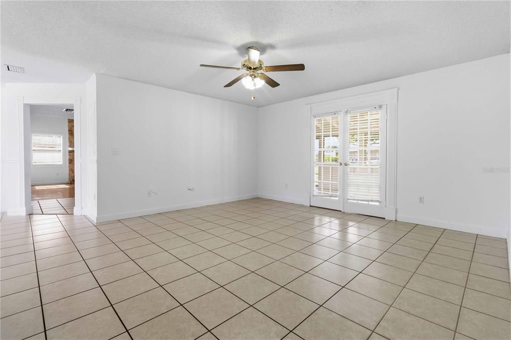 For Sale: $330,000 (3 beds, 2 baths, 1670 Square Feet)