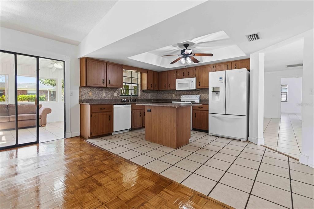 For Sale: $330,000 (3 beds, 2 baths, 1670 Square Feet)
