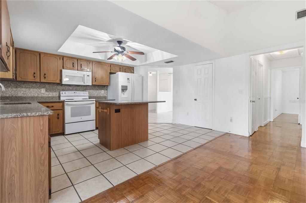 For Sale: $330,000 (3 beds, 2 baths, 1670 Square Feet)