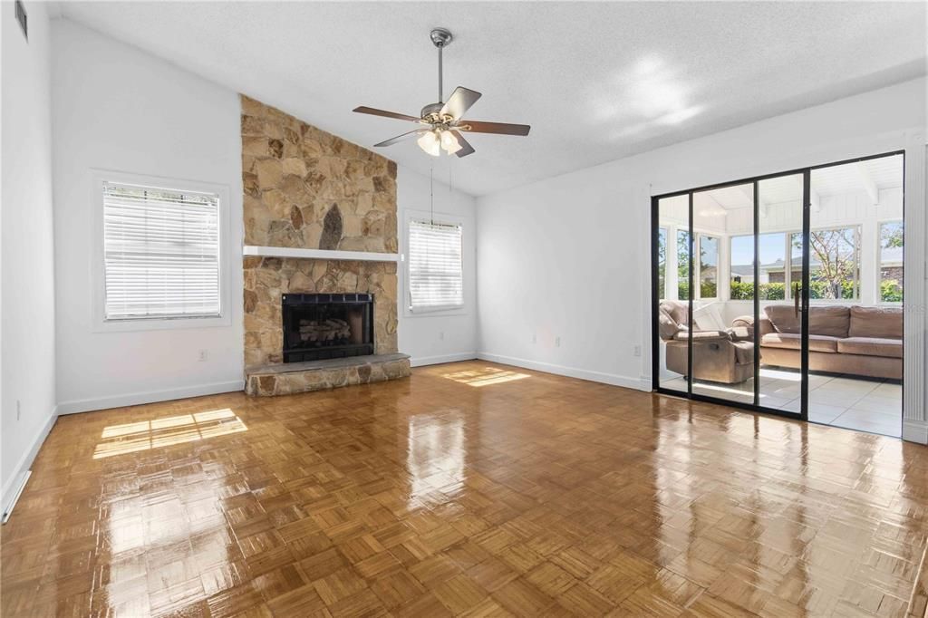 For Sale: $330,000 (3 beds, 2 baths, 1670 Square Feet)