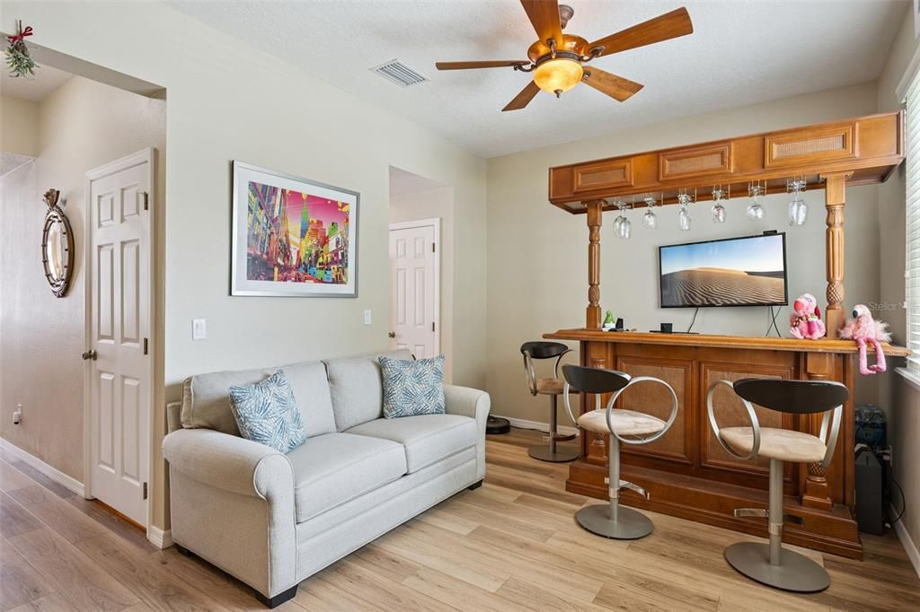 For Sale: $405,000 (3 beds, 2 baths, 1429 Square Feet)