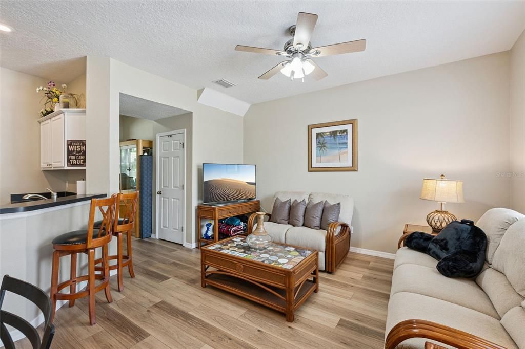 For Sale: $405,000 (3 beds, 2 baths, 1429 Square Feet)