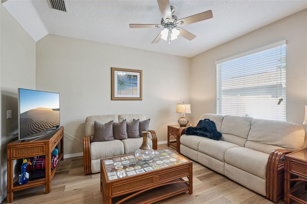 For Sale: $405,000 (3 beds, 2 baths, 1429 Square Feet)