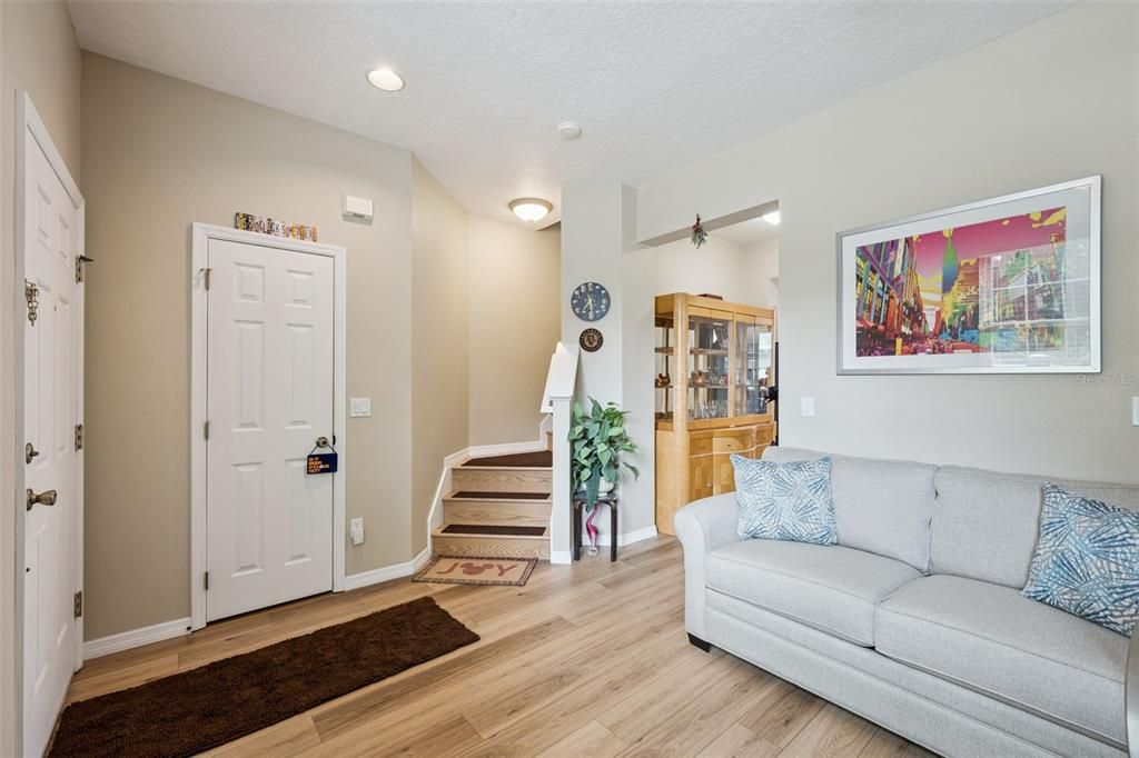 For Sale: $405,000 (3 beds, 2 baths, 1429 Square Feet)