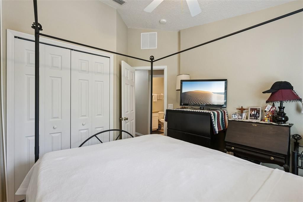 For Sale: $405,000 (3 beds, 2 baths, 1429 Square Feet)