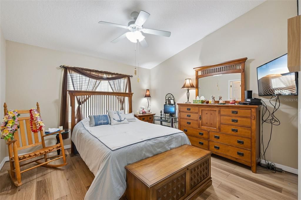 For Sale: $405,000 (3 beds, 2 baths, 1429 Square Feet)