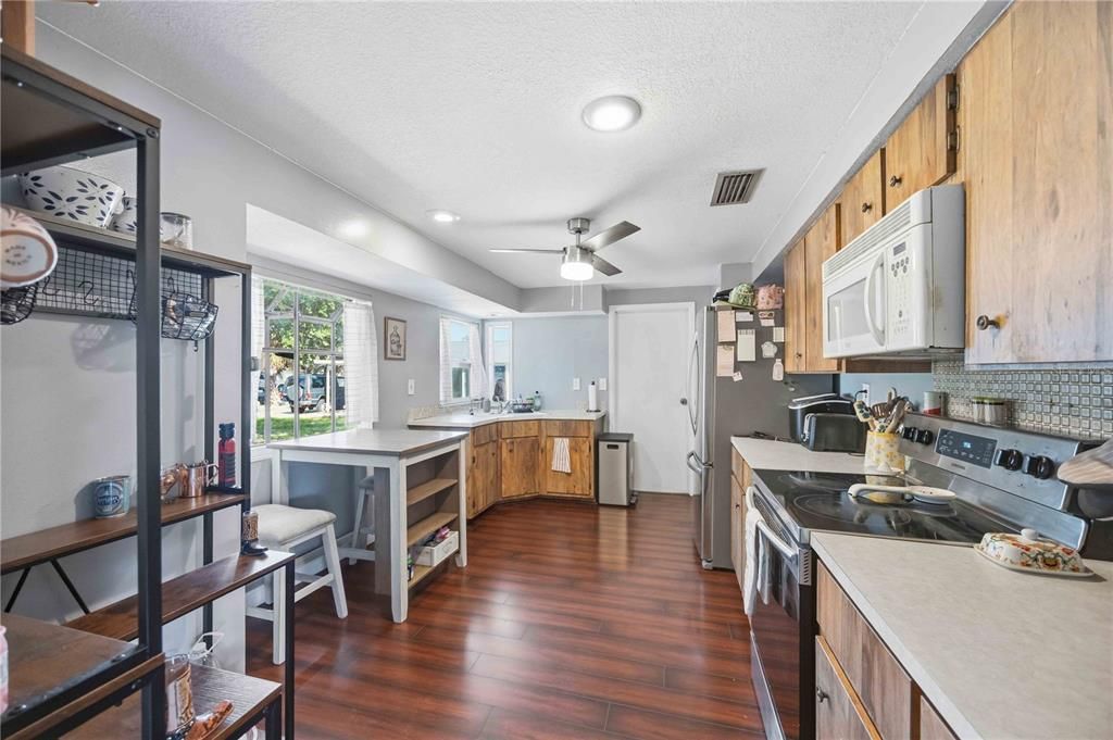 En Venta: $222,000 (2 camas, 2 baños, 1200 Pies cuadrados)