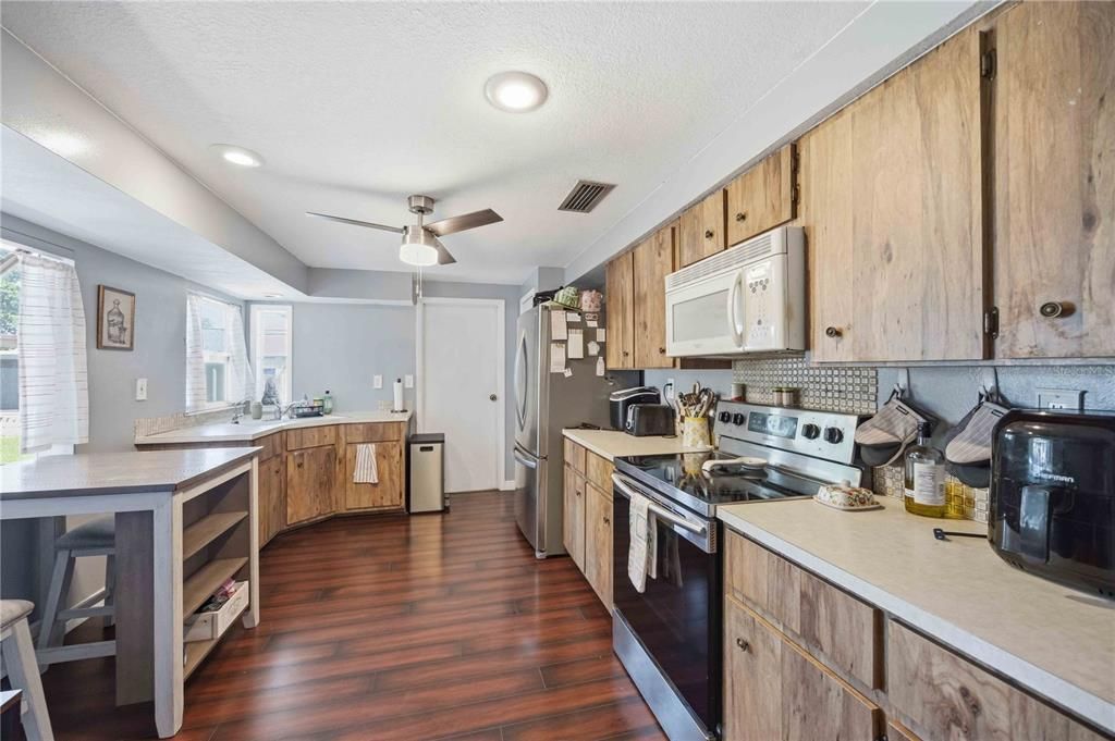 En Venta: $222,000 (2 camas, 2 baños, 1200 Pies cuadrados)