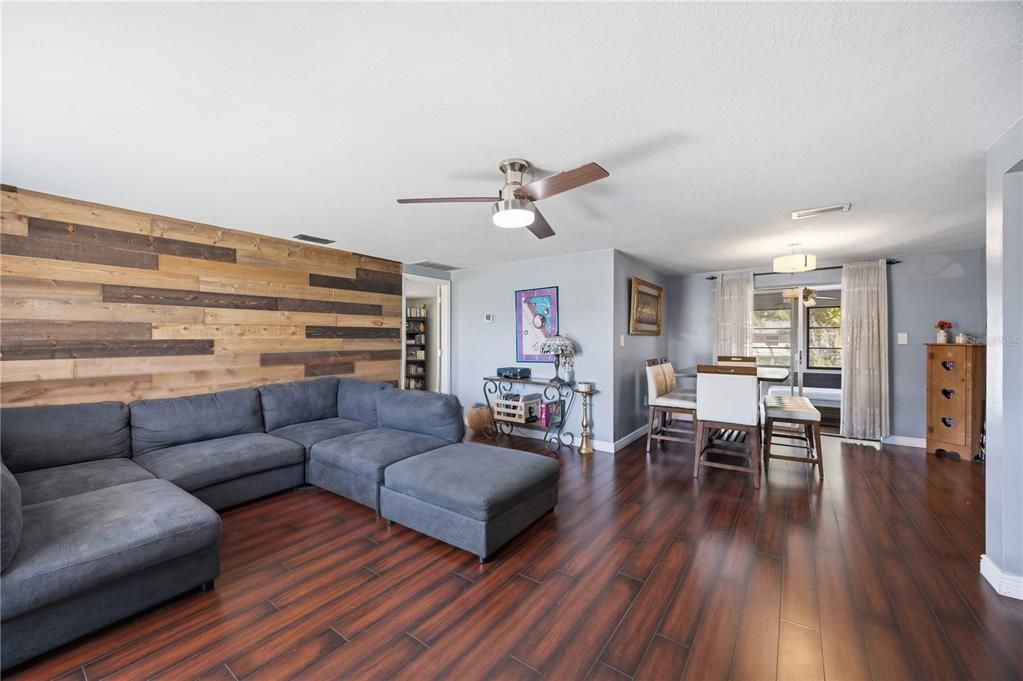 En Venta: $222,000 (2 camas, 2 baños, 1200 Pies cuadrados)