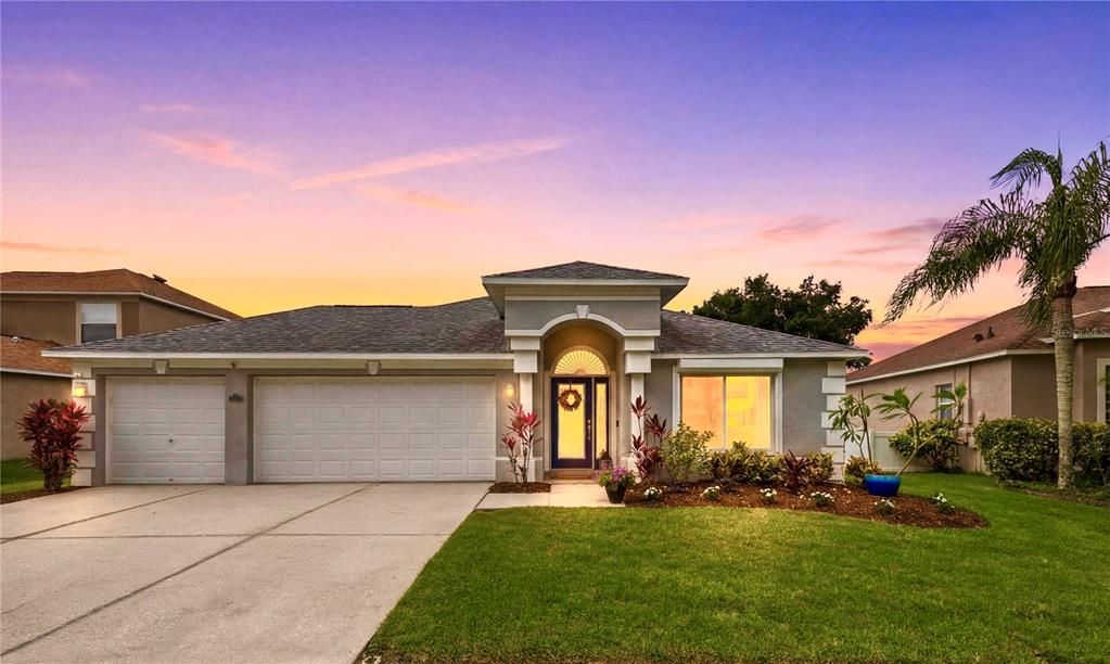 Active With Contract: $615,000 (4 beds, 2 baths, 1986 Square Feet)