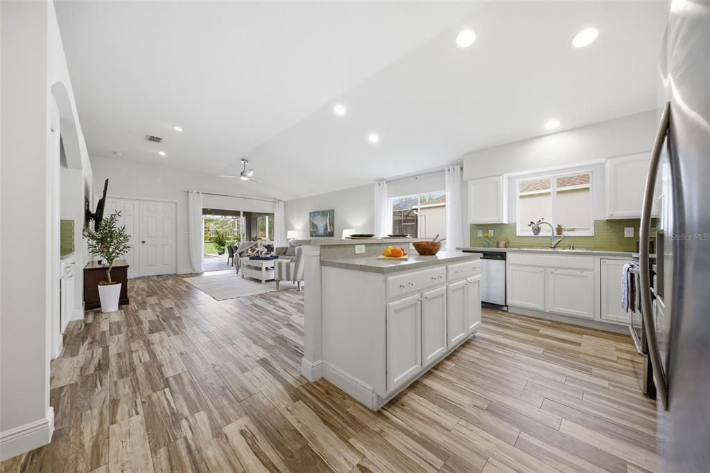 Active With Contract: $615,000 (4 beds, 2 baths, 1986 Square Feet)