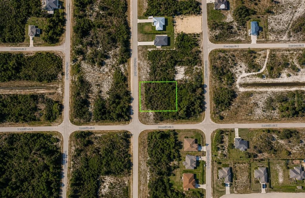 En Venta: $24,900 (0.24 acres)