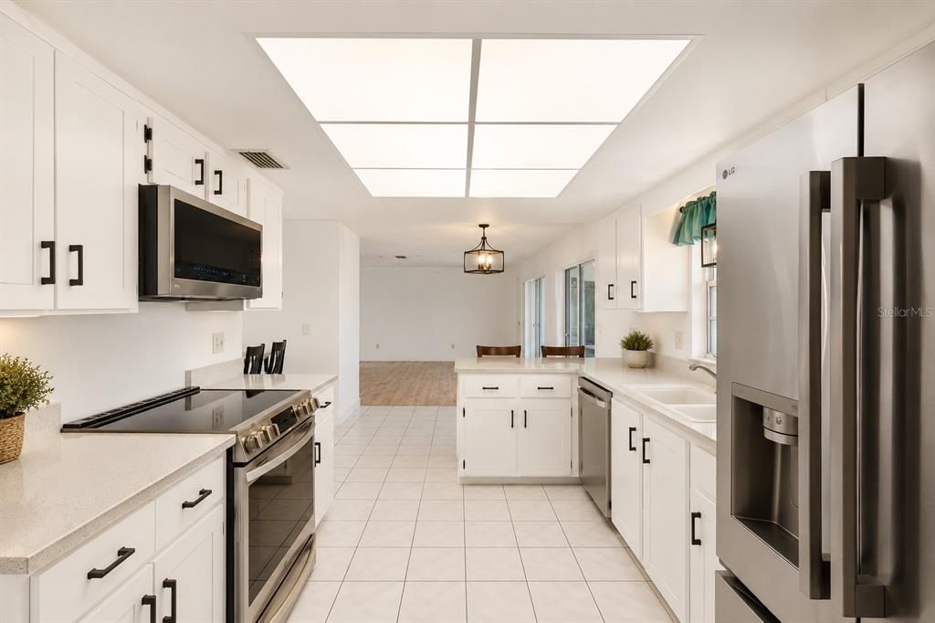 En Venta: $639,000 (3 camas, 2 baños, 2224 Pies cuadrados)