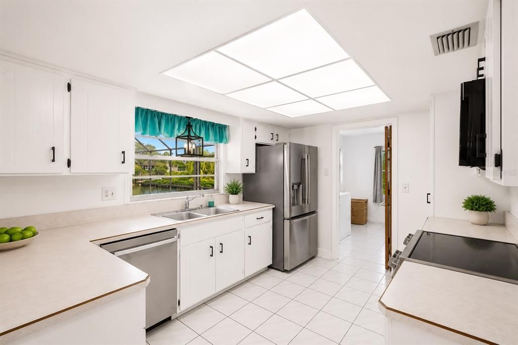 En Venta: $639,000 (3 camas, 2 baños, 2224 Pies cuadrados)