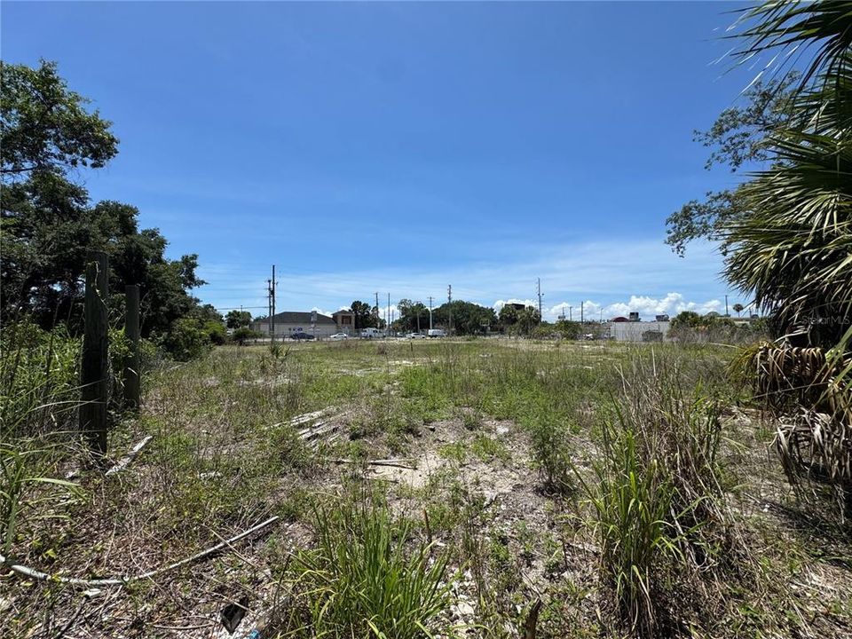En Venta: $1,200,000 (0.73 acres)