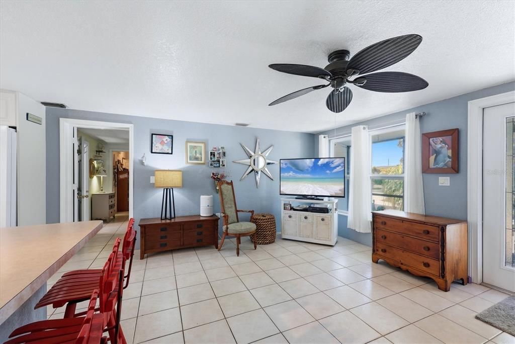 For Sale: $450,000 (3 beds, 2 baths, 1592 Square Feet)