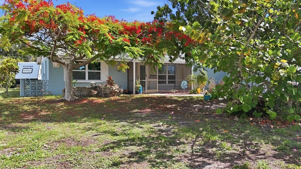 For Sale: $450,000 (3 beds, 2 baths, 1592 Square Feet)