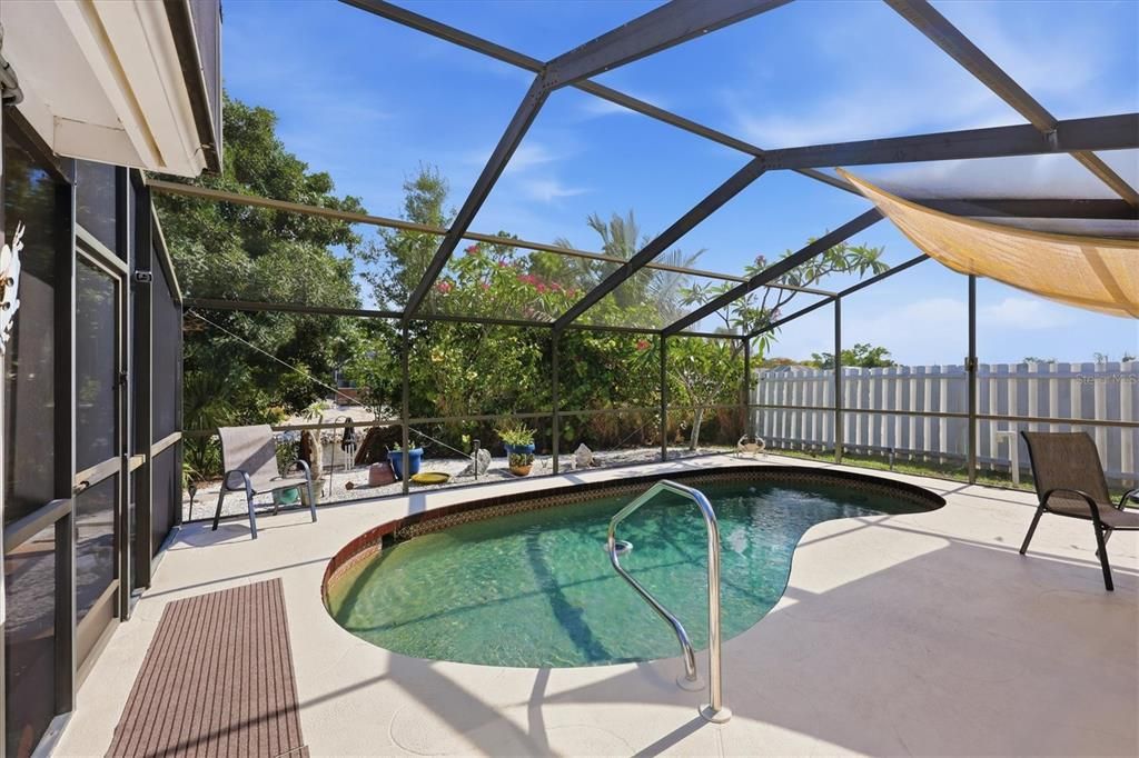 For Sale: $450,000 (3 beds, 2 baths, 1592 Square Feet)